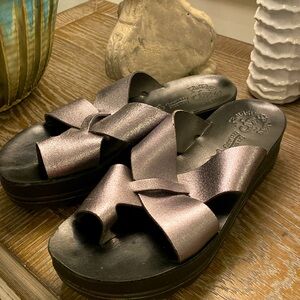 Fantasy Sandals in black glitter